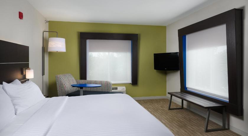 Holiday Inn Express Independence - Kansas City