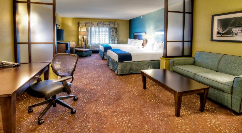 Holiday Inn Express & Suites Pittsburgh SW/Southpointe