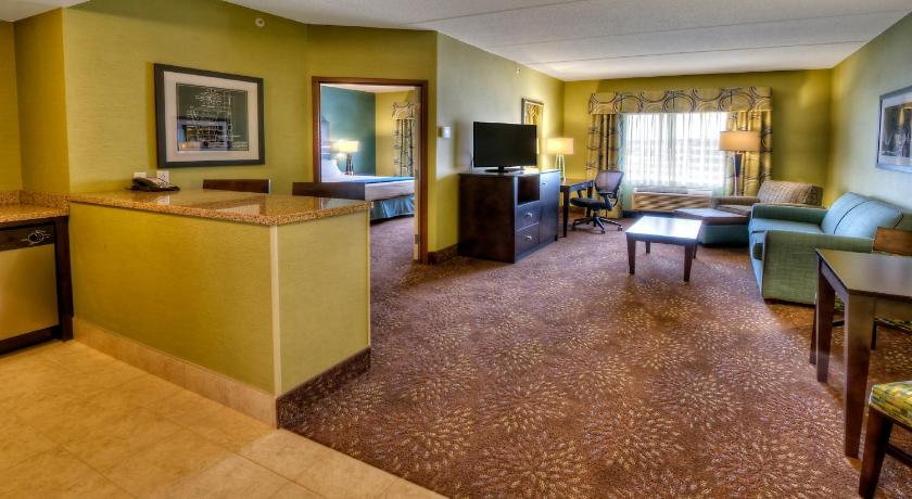 Holiday Inn Express & Suites Pittsburgh SW/Southpointe