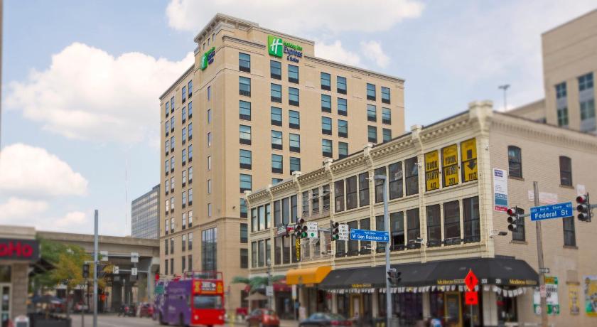 Holiday Inn Express & Suites Pittsburgh North Shore photo