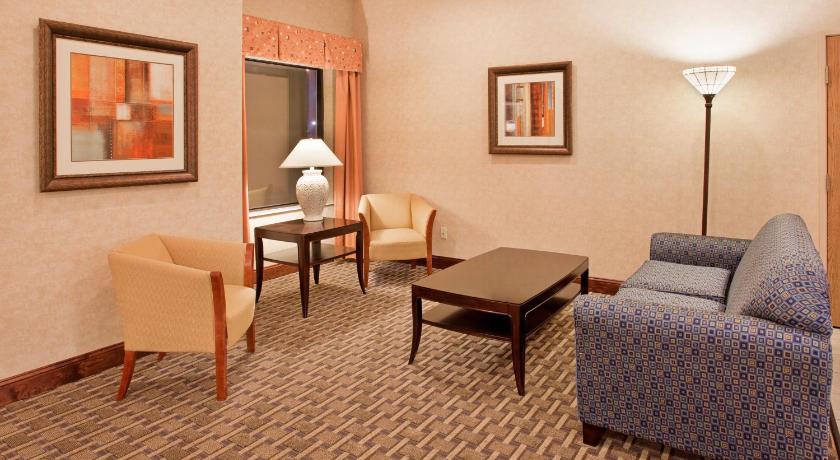 Holiday Inn Express Kansas City Liberty Missouri photo
