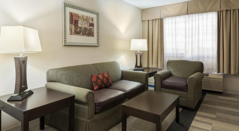 Holiday Inn Express Hotel & Suites Kendall East-Miami