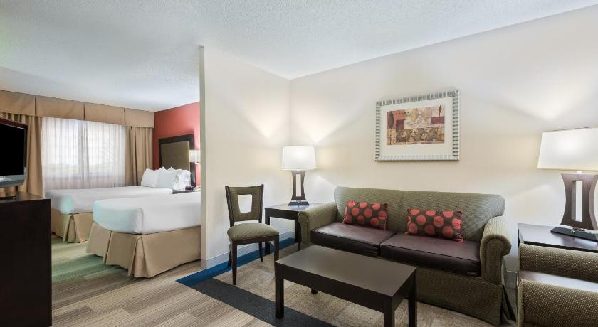 Holiday Inn Express Hotel & Suites Kendall East-Miami