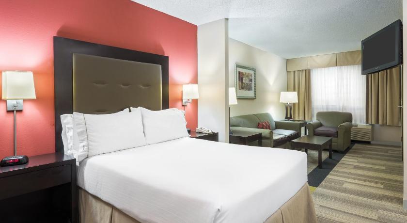 Holiday Inn Express Hotel & Suites Kendall East-Miami