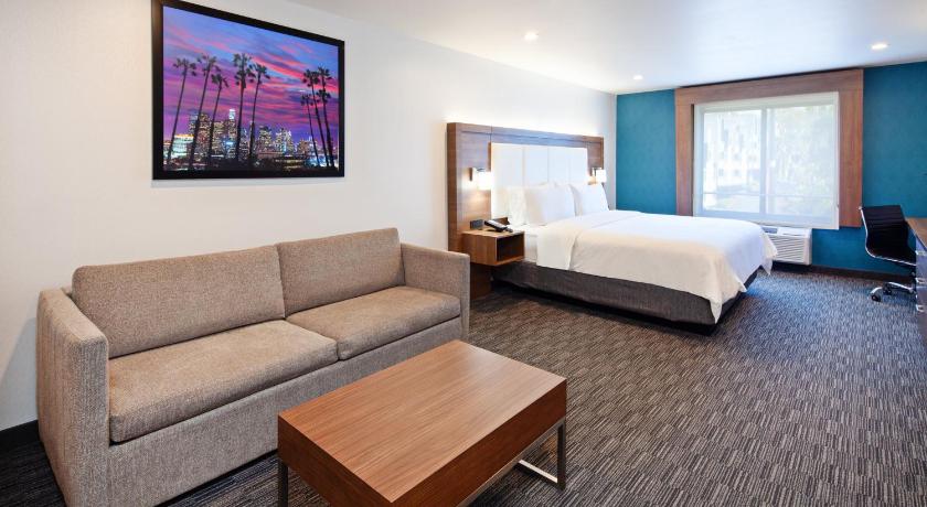 Image of 1 King Suite Extra Floor Space 0