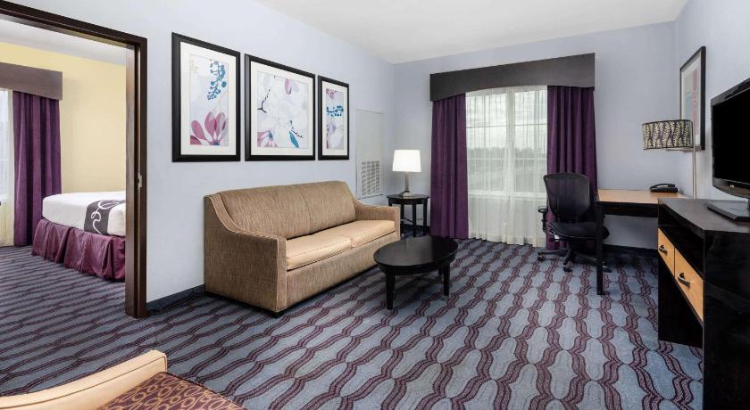 La Quinta Inn & Suites by Wyndham Hinesville - Fort Stewart