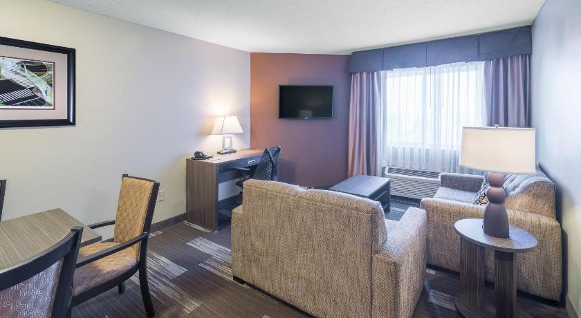 Holiday Inn Express Hotel & Suites St. Paul - Woodbury