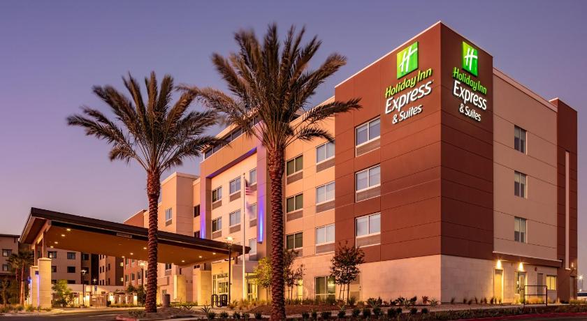 Holiday Inn Express And Suites Moreno Valley - Riverside photo