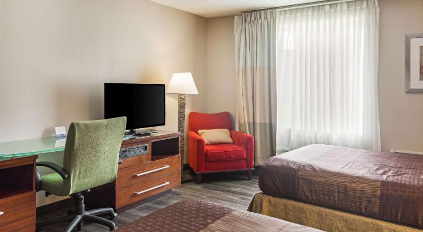 Rodeway Inn & Suites Stroudsburg - Poconos