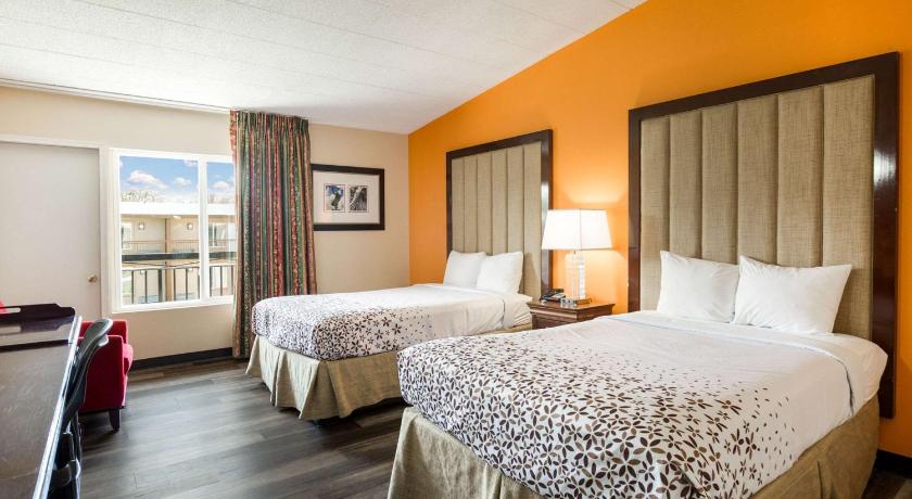 Rodeway Inn & Suites Stroudsburg - Poconos