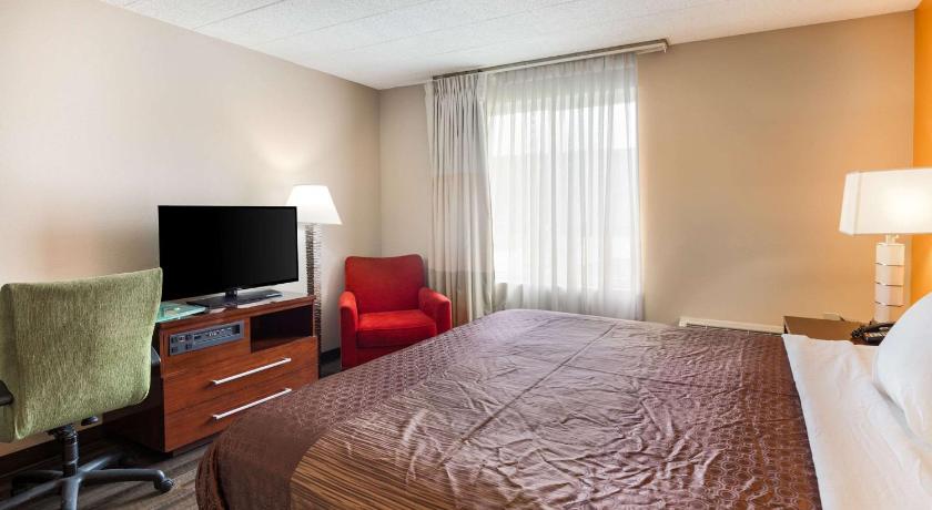 Rodeway Inn & Suites Stroudsburg - Poconos