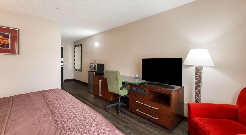 Rodeway Inn & Suites Stroudsburg - Poconos