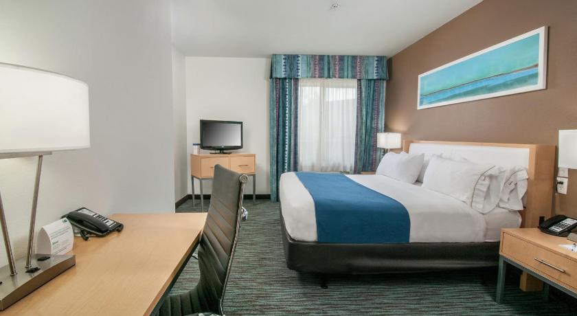 Holiday Inn Express Hotel & Suites San Antonio - Rivercenter Area