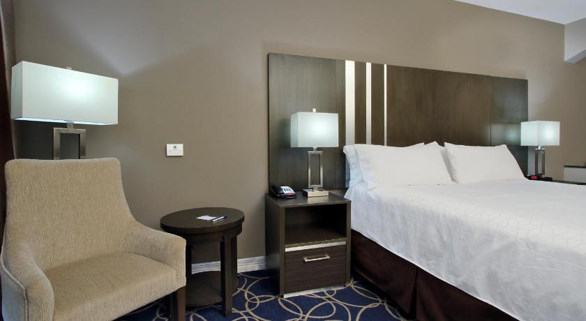 Holiday Inn Express & Suites Houston Intercontinental Airport