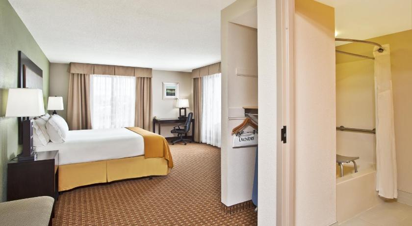 Holiday Inn Express Hotel and Suites Harrington - Dover Area