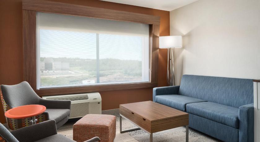 Holiday Inn Express & Suites Duluth North Miller Hill