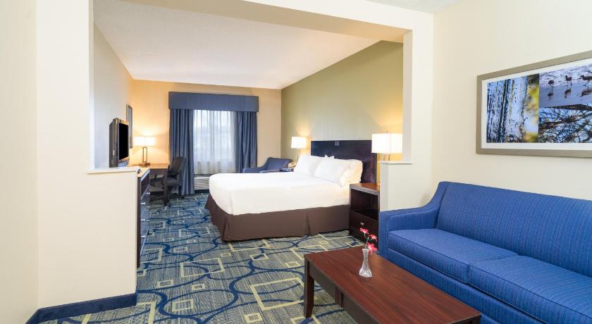 Holiday Inn Express Hotel & Suites Easton