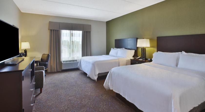 Holiday Inn Express & Suites Geneva Finger Lakes