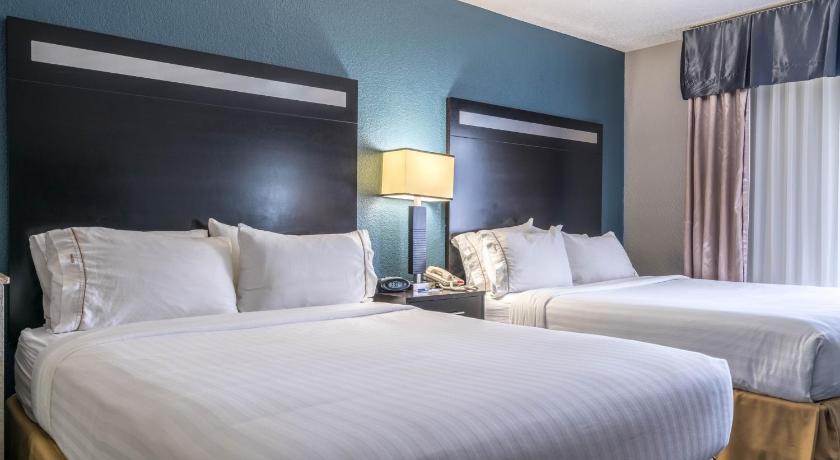 HOLIDAY INN EXPRESS & SUITES ROANOKE RAPIDS