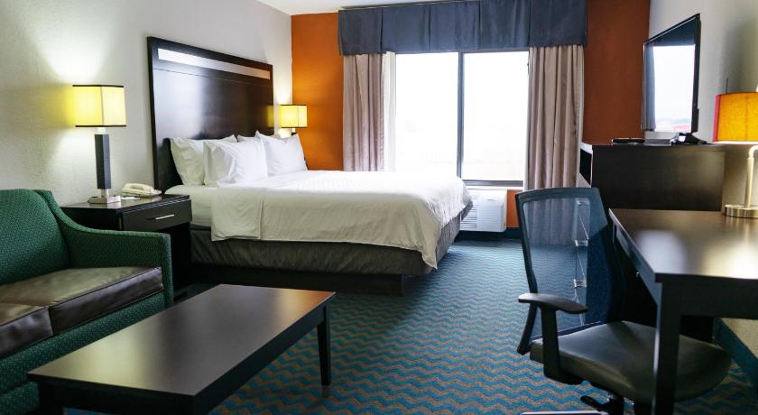 HOLIDAY INN EXPRESS & SUITES ROANOKE RAPIDS