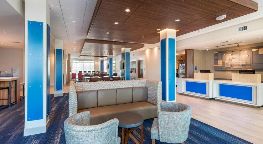 Holiday Inn Express And Suites Moreno Valley - Riverside photo