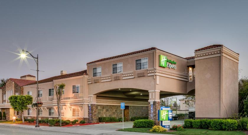 Holiday Inn Express Hotel & Suites Santa Clara photo