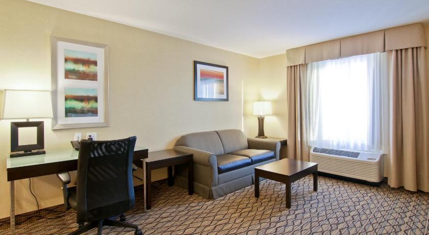 Holiday Inn Express Fort Saskatchewan