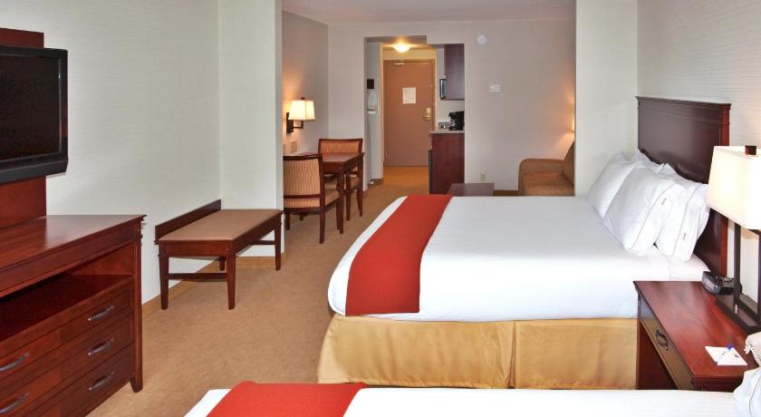 Holiday Inn Express Hotel & Suites Brockville