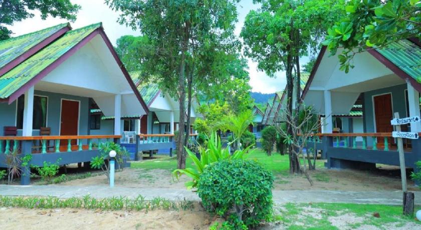 Lanta Palm Beach Resort - image 27