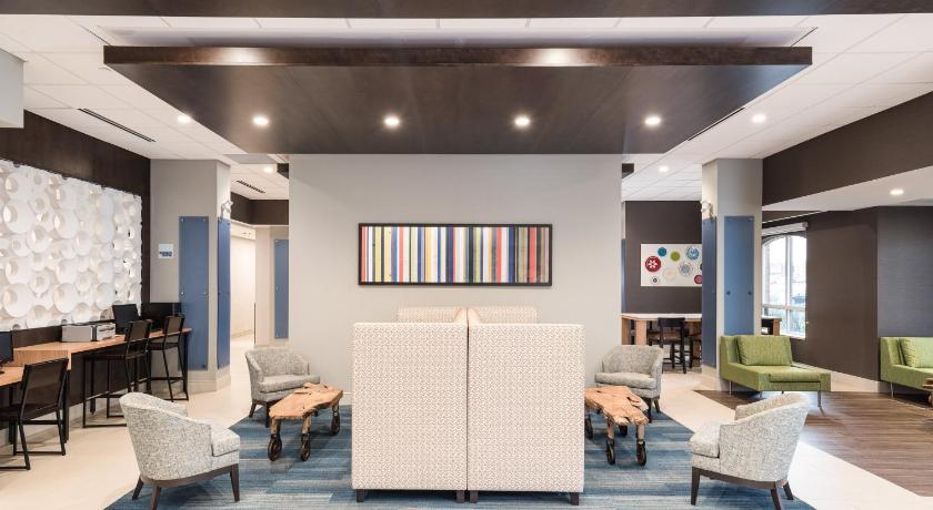 Holiday Inn Express Hotel & Suites Milton photo