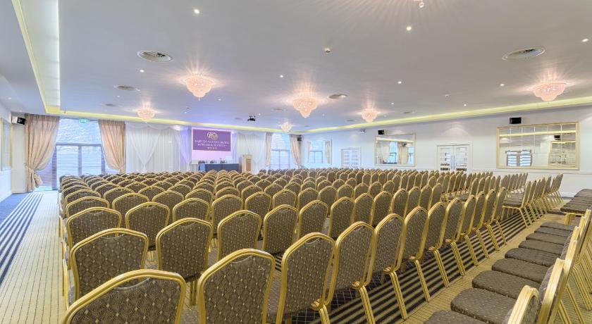 Raheen Woods Hotel