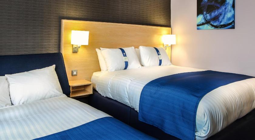 Holiday Inn Express Manchester Airport