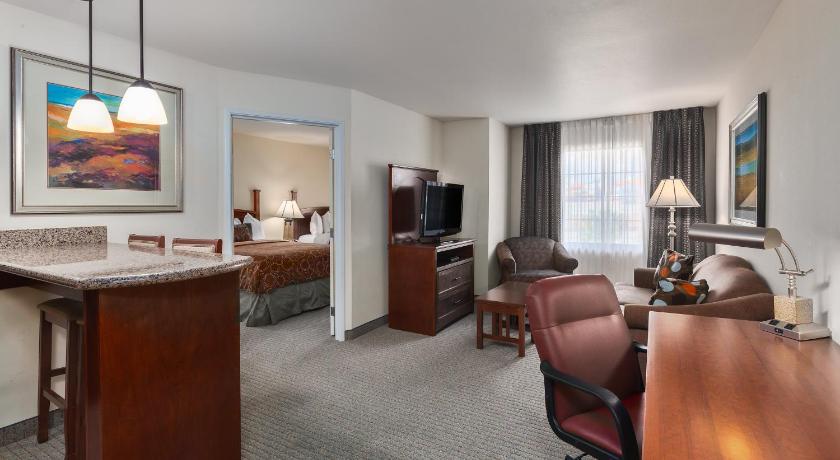 Staybridge Suites El Paso Airport Area