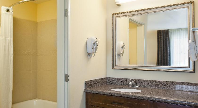 Staybridge Suites El Paso Airport Area