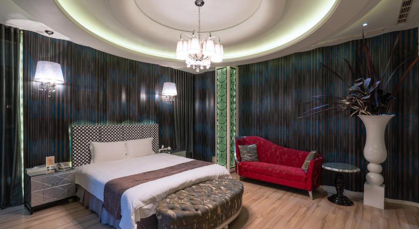 Image of Standard Double Room (Check-in after 21:00) 1