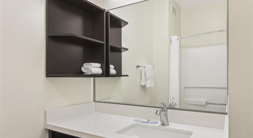 Candlewood Suites Charlotte - Arrowood