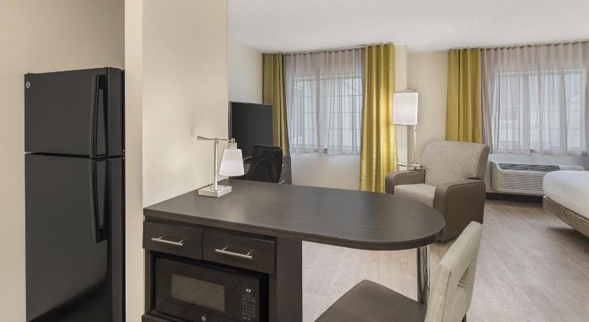 Candlewood Suites Charlotte - Arrowood