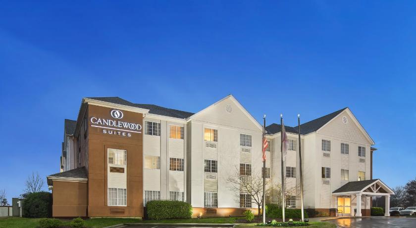 Candlewood Suites Charlotte - Arrowood