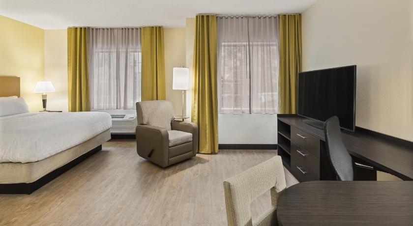 Candlewood Suites Charlotte - Arrowood