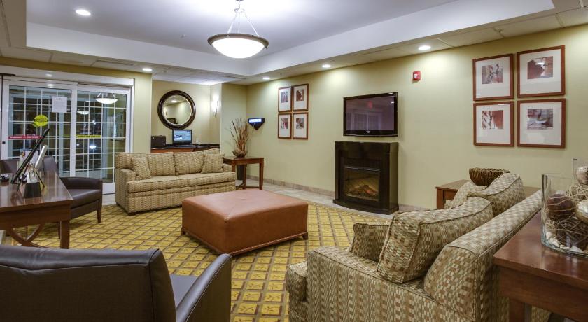 Candlewood Suites Richmond Airport Hotel photo