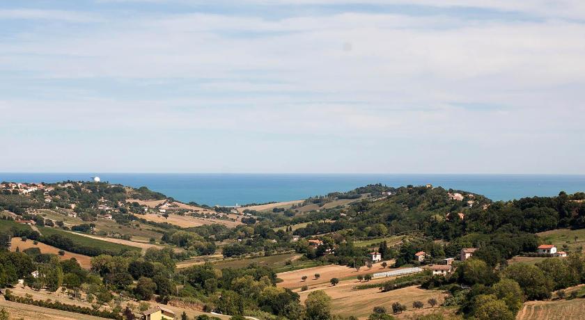 Red House Accomodation Potenza Picena