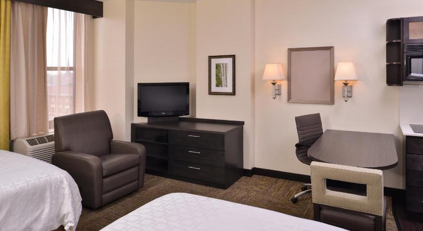 Candlewood Suites Terre Haute