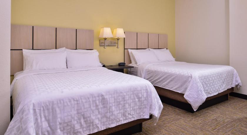 Candlewood Suites Terre Haute