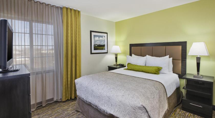 Candlewood Suites Indianapolis Airport