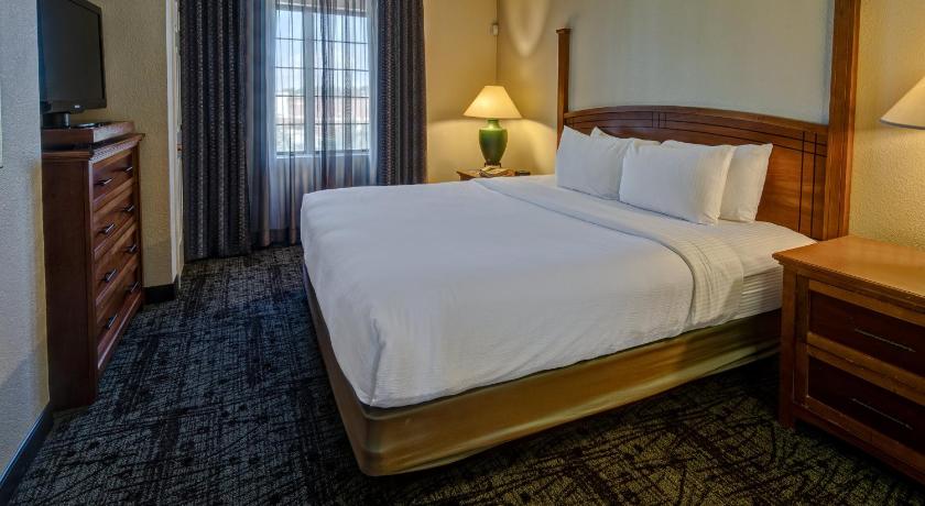 Staybridge Suites Denver - Cherry Creek