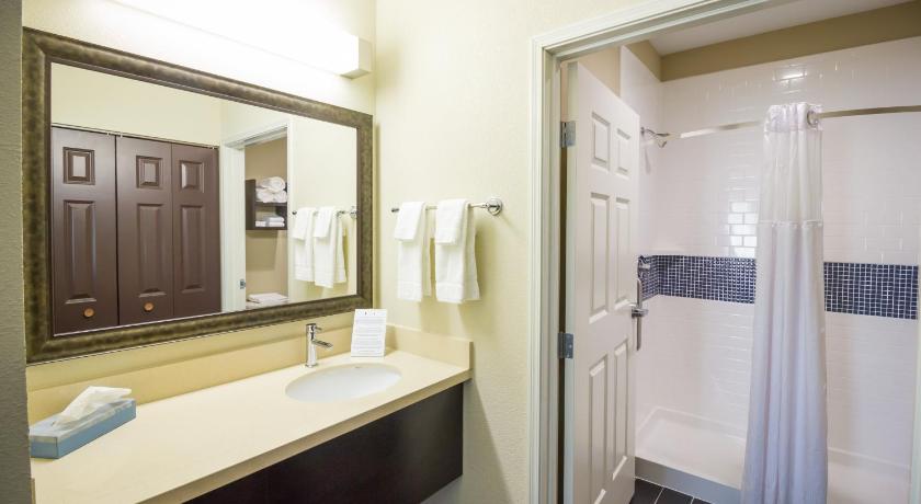 Staybridge Suites Plano / Frisco