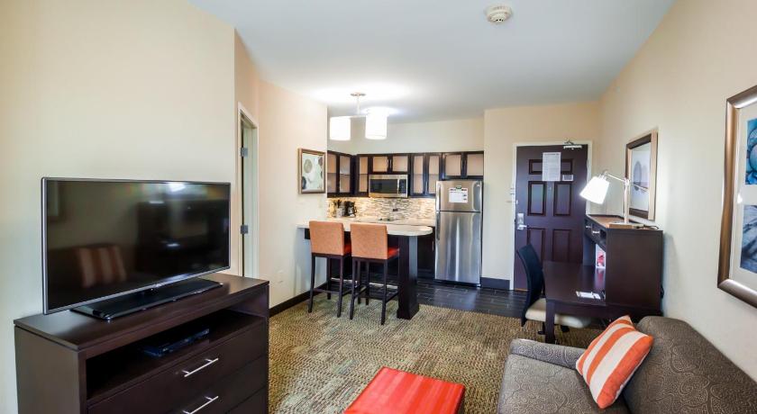 Staybridge Suites Plano / Frisco