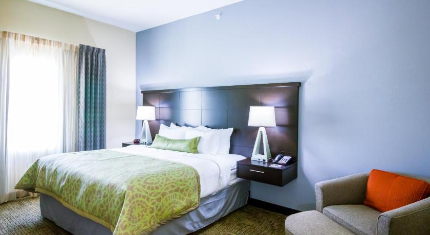 Staybridge Suites Plano / Frisco