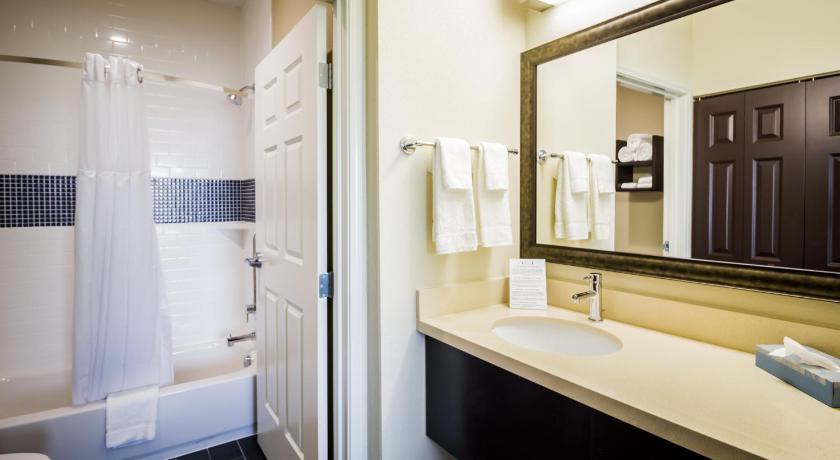 Staybridge Suites Plano / Frisco