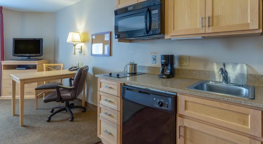 Candlewood Suites Minot